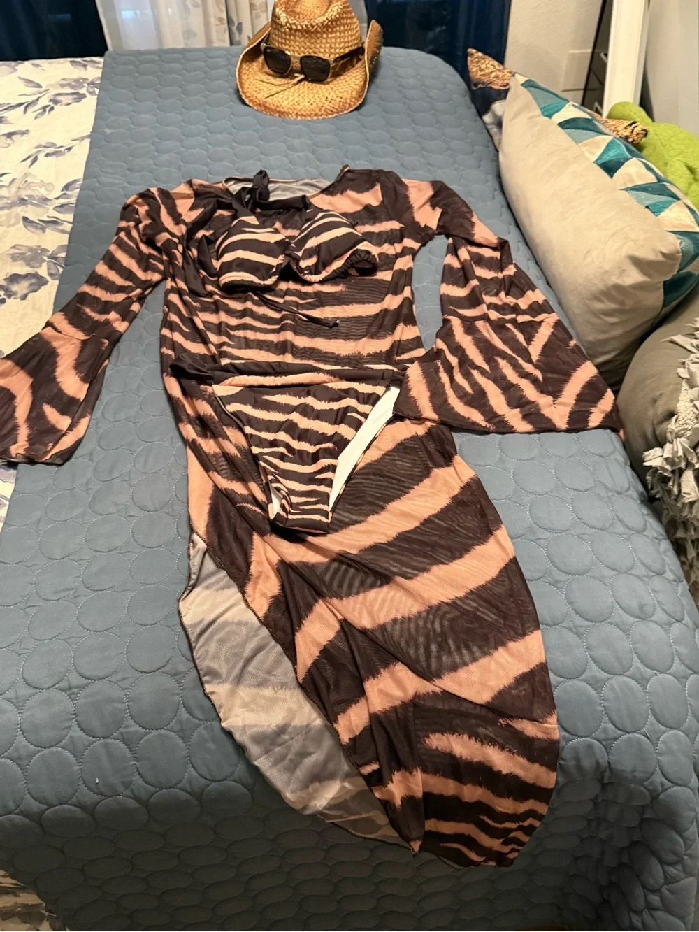 Women’s Zebra-Print Bikini Set with Cover-Up - Black & Pink.